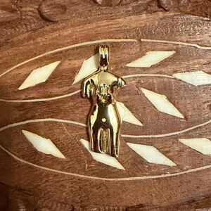 14k Gold fill Female Body Pendant Necklace